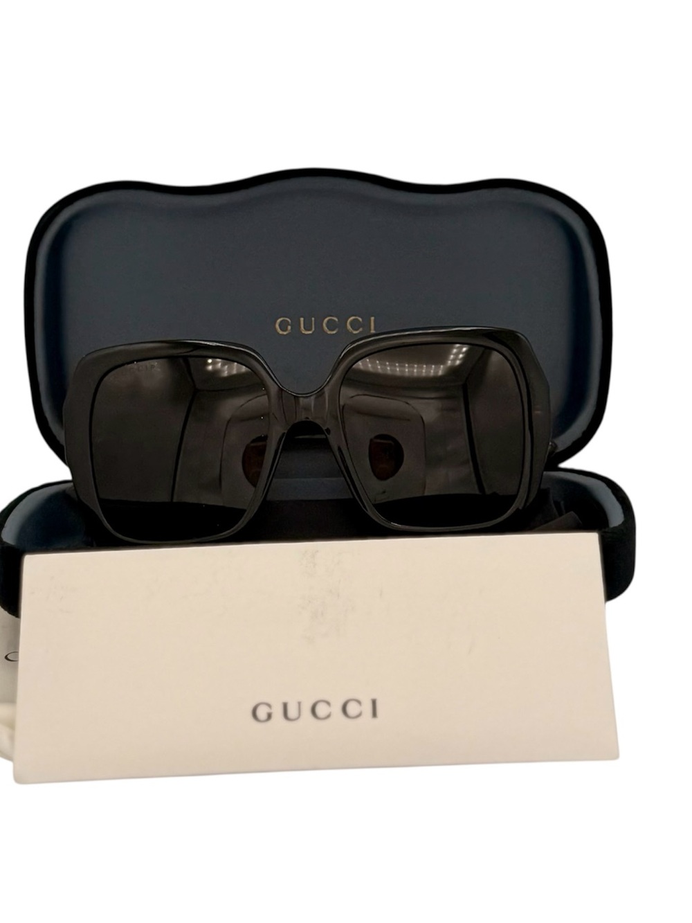 New Gucci Oversized Black Square Frame Women's Sunglasses - Picture 2 of 3